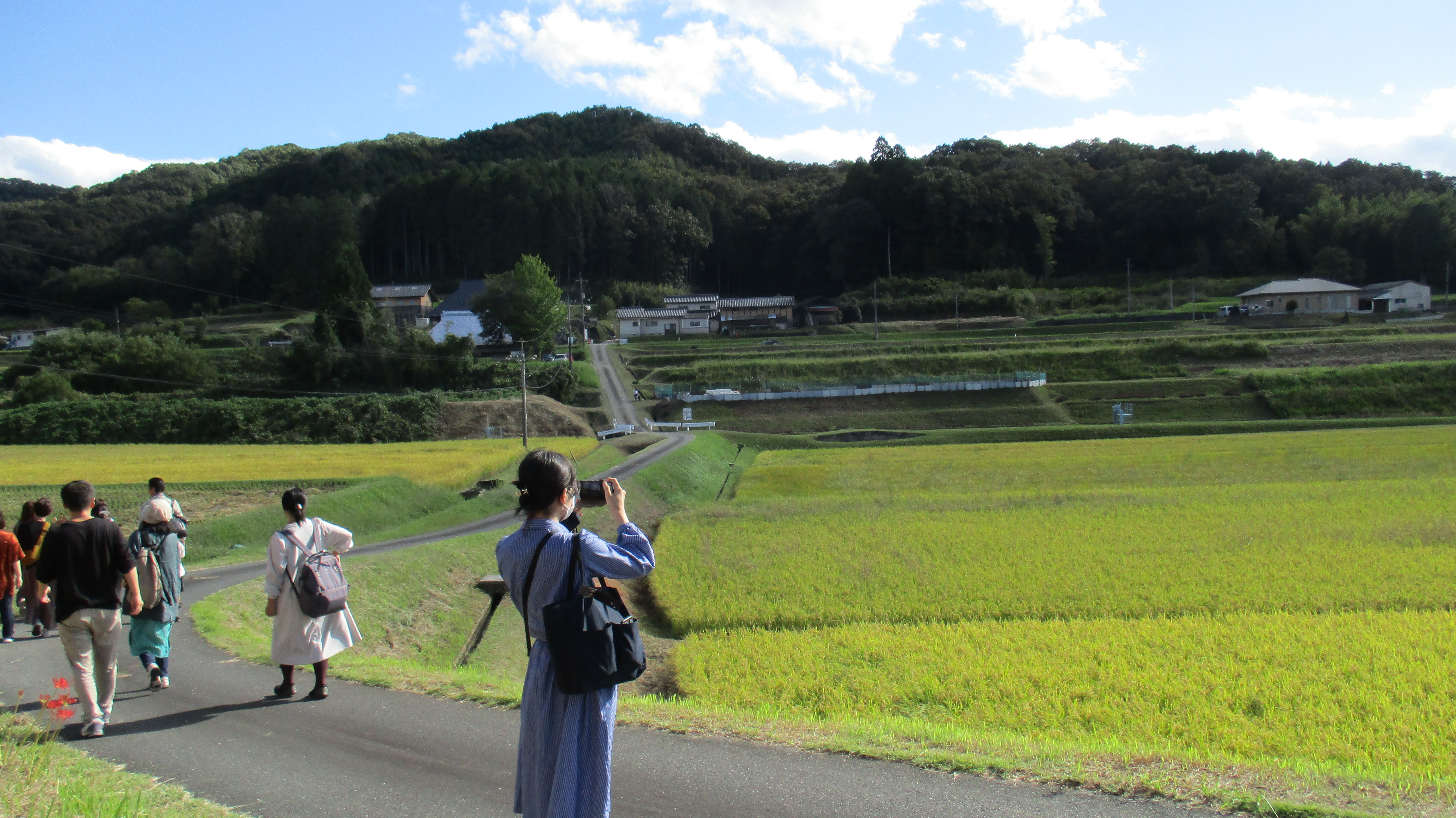 窓から見える景色がきれいな河原邸で先輩移住者のお話を聞きました